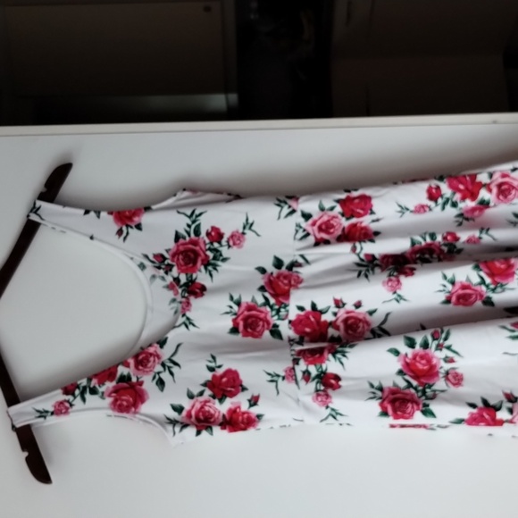 Floral dress by Divided ( H &M ) size 12 - Picture 5 of 6